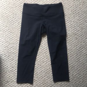 Lululemon Wunder Under Crops (read description!)
